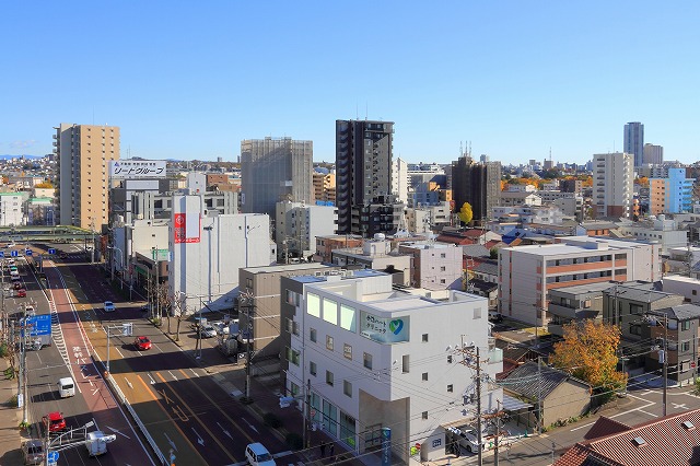 東区 地域の特徴と外壁塗装の関連性 イメージ