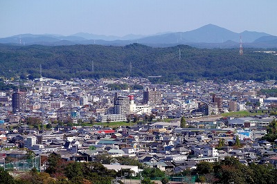 土岐市 地域の特徴と外壁塗装の関連性 イメージ