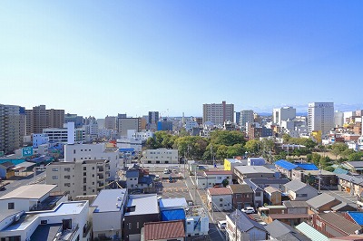 四日市市 地域の特徴と外壁塗装の関連性 イメージ