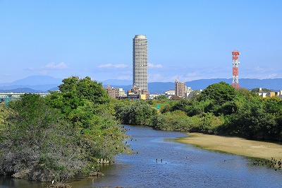 外壁塗装業者小林塗装が見る名古屋市北区の福徳町付近の矢田川景色　イメージ