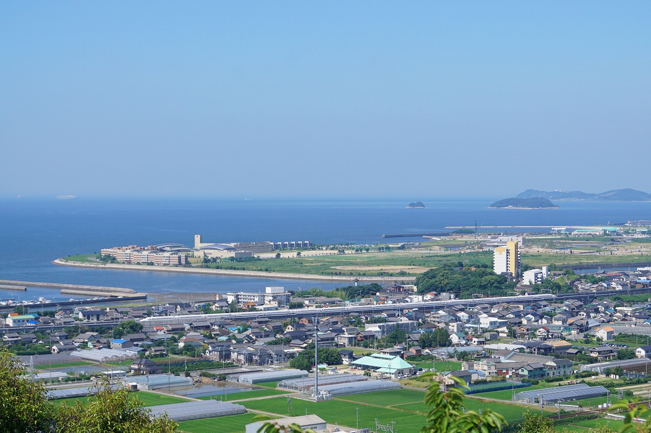 豊川市 地域の特徴と外壁塗装の関連性 イメージ