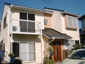 愛知県豊川市　アイボリー×ベージュ系　外壁塗装　施工例
