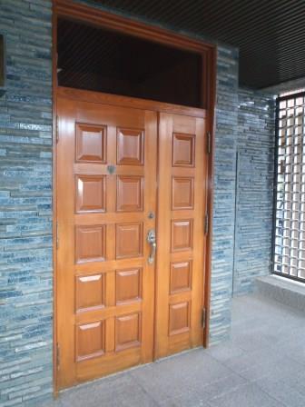 名古屋市中区　玄関扉塗装　施工例