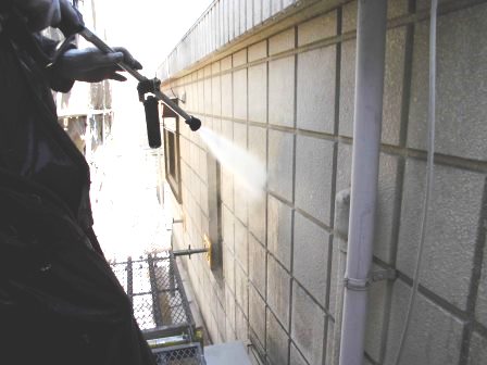 豊田市 ベビーピンク モダン住宅 外壁塗装 施工例 高圧洗浄 イメージ