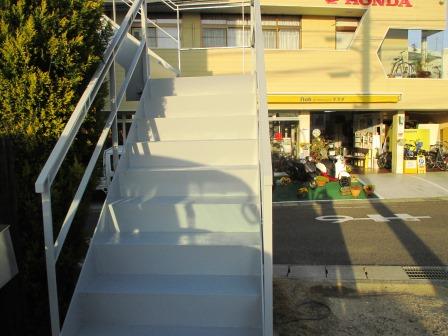 愛知県日進市　鉄骨階段塗装　施工例