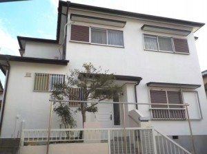 豊田市　アイボリー系　モダン住宅　外壁塗装　施工例