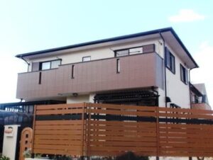 四日市市　アイボリー×ブラウン系　外壁塗装　施工例