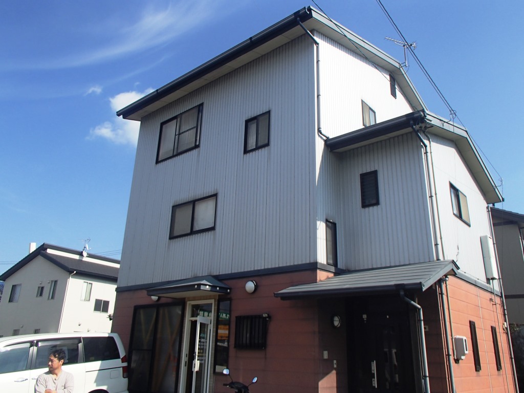 豊川市 白×ブルー系 シンプル住宅 外壁塗装 施工例 塗装前 イメージ