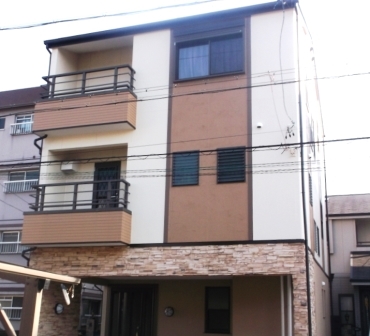 名古屋市守山区　モダン住宅　ツートン仕上げ外壁塗装　施工例