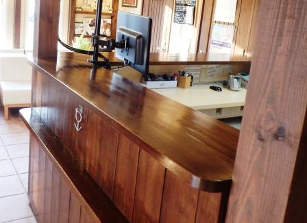 みよし市　テナント木製カウンター塗装　施工例