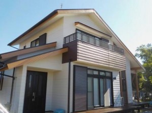 弥富市　アクセントカラー素敵な　和モダン住宅　外壁塗装施工例