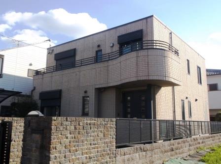 北名古屋市 オレンジ系 洋風モダン住宅 外壁塗装 施工例 塗装前 イメージ