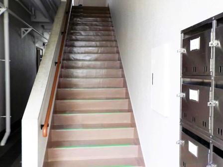 岩倉市 シンプルモダン 賃貸マンション外壁塗装 施工例 階段塗装 イメージ