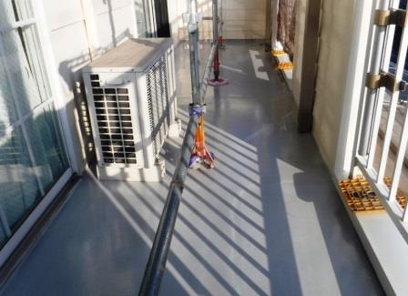 名古屋市緑区　洋風住宅　外壁・屋根シリコン塗装　施工例　ベランダトップコート塗装完成　イメージ