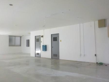 名古屋市中区　室内天井・壁面補修塗装　施工例