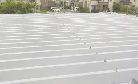 小牧市 グレージュ系 和風住宅 外壁塗装 施工例 ガレージ屋根塗装完成 イメージ