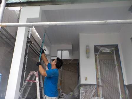 鈴鹿市 シックな和風モダン住宅 外壁塗装 施工例 軒天塗装下塗り イメージ
