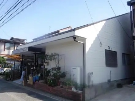 武豊町　ライトベージュ系　洋風住宅　外壁塗装　施工例の写真