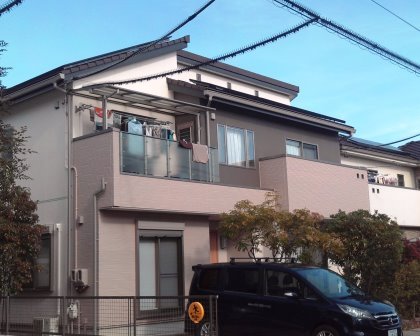 犬山市　人気のくすみカラー　洋風住宅　外壁塗装 施工例の写真