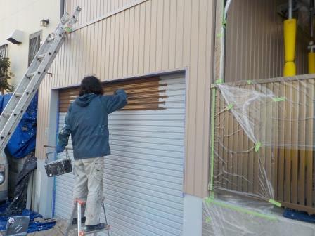 尾張旭市 ベージュ系 和風住宅 外壁塗装 施工例 シャッター塗装上塗 イメージ