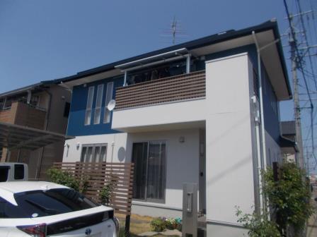 江南市　白×ブルー系　カジュアル住宅　外壁塗装　施工例の写真