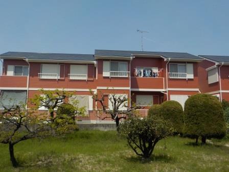 津島市　南欧風賃貸アパート　外壁塗装　施工例の写真