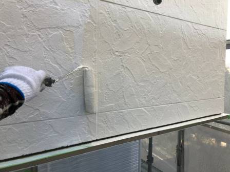 守山区 アーバンモダン住宅 外壁塗装 施工例 外壁上塗り イメージ