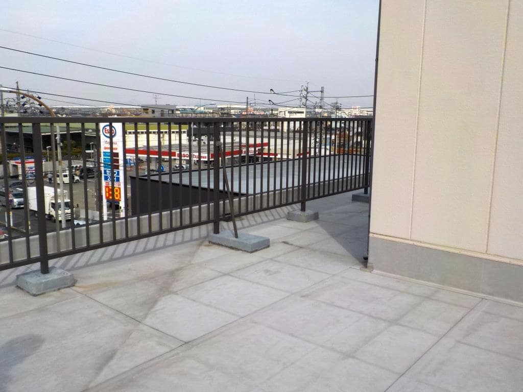 北名古屋市 シンプルモダン住宅 外壁塗装 施工例 屋上防水前 イメージ