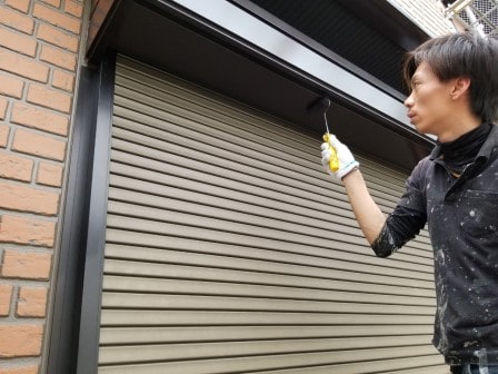 尾張旭市 クボタハウス 外壁塗装ダブルトーン 施工例 シャッタ―ボックス塗装 イメージ