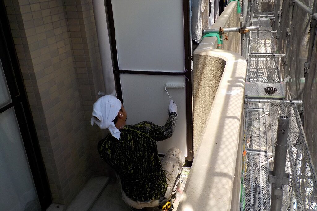ベランダ隔て板・枠の塗装施工手順　イメージ