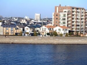 知多市 地域の特徴と外壁塗装の関連性 イメージ