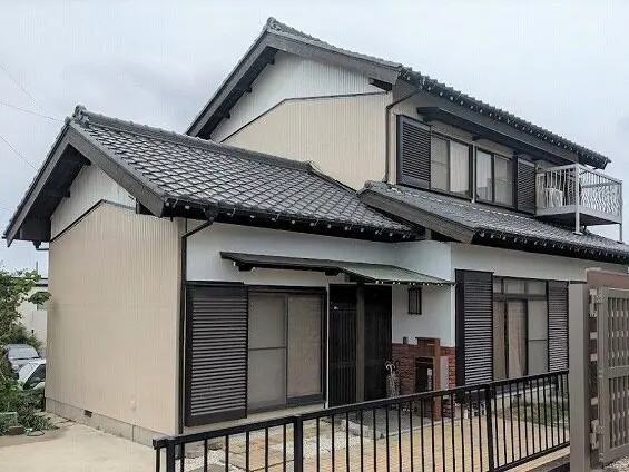 大府市　落ち着いたベージュ系　和風住宅外壁塗装　施工例の写真