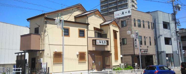店舗の木部塗装工事について