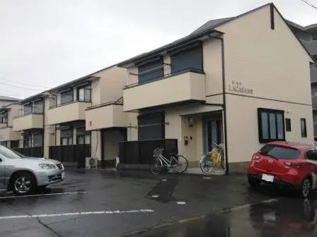 弥富市 ベージュ系 賃貸アパート外壁塗装 施工例