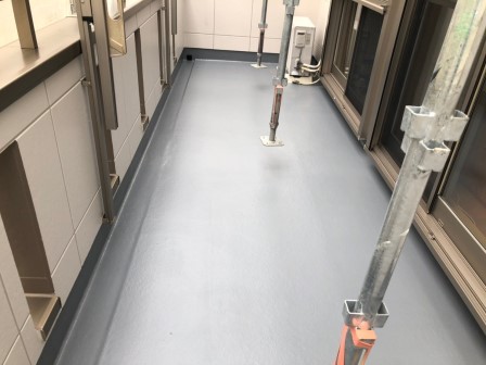 守山区城土町 シンプルモダン住宅 外壁塗装 施工例 ベランダFRP防水塗装 完成 イメージ