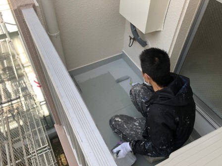 名古屋市東区 トリコロールカラー賃貸マンション 外壁塗装 施工例 ベランダ防水塗装 イメージ