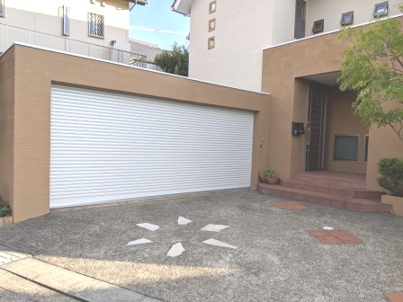 名古屋市西区 ウッドフレンズ 外壁塗装 施工後 ガレージ、シャッター塗装 イメージ