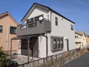 名古屋市緑区　人気のグレージュ系　ダブルトーン外壁塗装　施工例