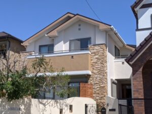 長久手市　2階建て南欧風住宅　外壁塗装　施工例