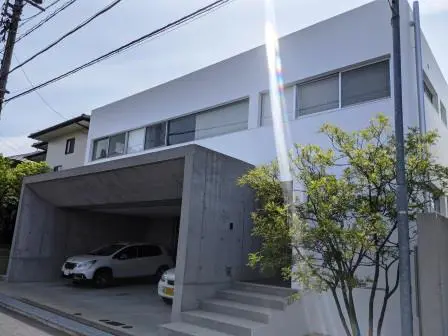 日進市　モダン住宅　モルタル外壁塗装　施工例の写真