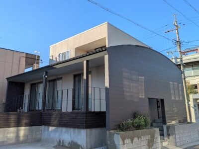 名古屋市守山区　ベージュ×ブラウン系　モダン住宅　外壁塗装　施工例の写真