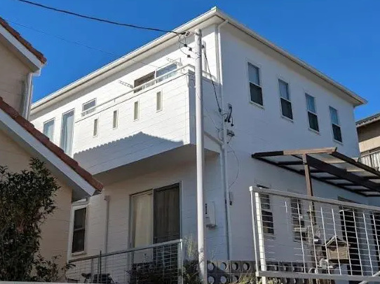 みよし市　ホワイト系　シンプルモダン住宅　外壁塗装 施工例の写真