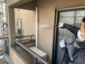 名古屋市北区　外壁塗装前　外壁高圧洗浄作業