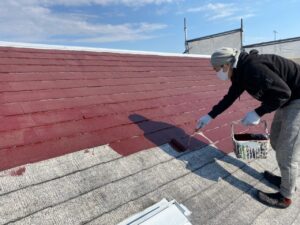 名古屋市北区　外壁塗装の現場から　屋根塗装　KFケミカル「セミフロンマイルドⅡ」上塗り1回目