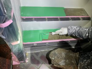 名古屋市東区 外壁塗装の現場から 階段床塗装