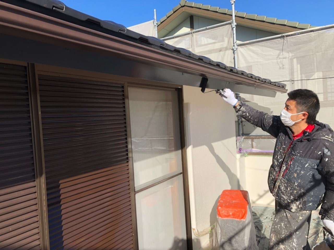 可児市　エレガントな洋風住宅　ダブルトーン　外壁塗装　施工例　破風塗装上塗り　イメージ