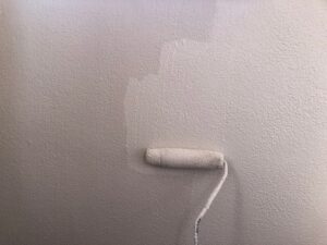 名古屋市東区 外壁塗装の現場から 階段袖壁塗装 ハイパービルロックセラ上塗り