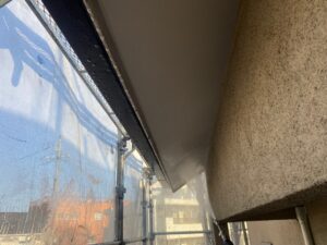 名古屋市北区　外壁塗装前　軒天高圧洗浄作業