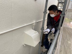 可児　外壁塗装　付帯部塗り替え　フードボックス塗装　上塗り2回目