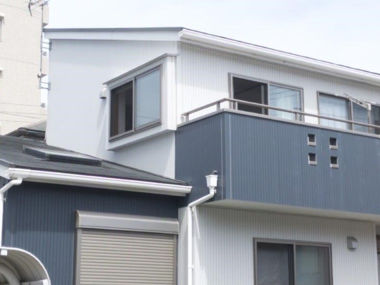 名古屋市東区 ネイビー×ホワイト系 おしゃれな外壁塗装 施工例 塗装前 イメージ
